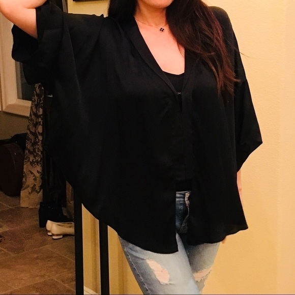 NWT~ELIZABETH & JAMES 100% Silk Black Top -XS/S - Picture 1 of 8